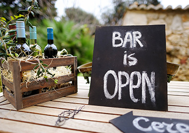 A guide to event bar hire – cocktail bar hire and dry bar hire