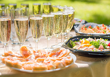 Top wedding catering tips